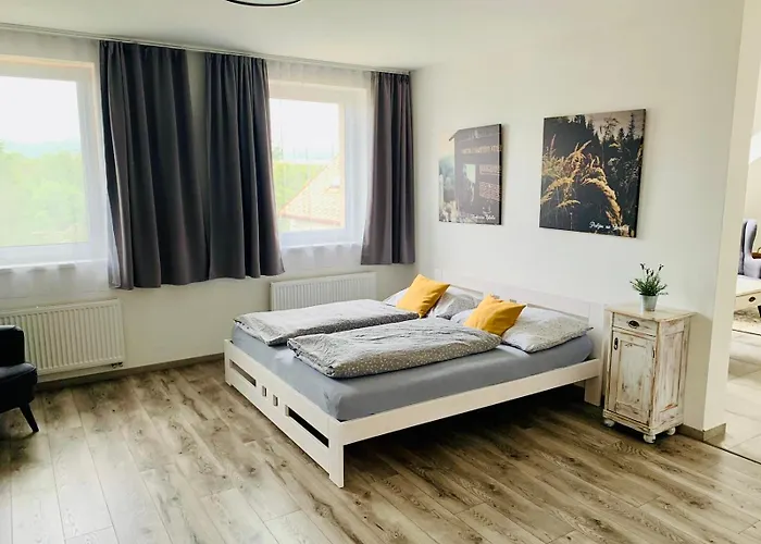 Holin U Prachovskych Skal Jičín