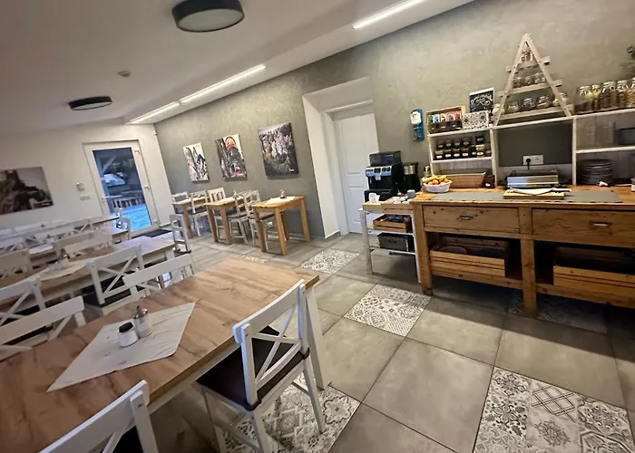 Holin U Prachovskych Skal Aparthotel Jičín