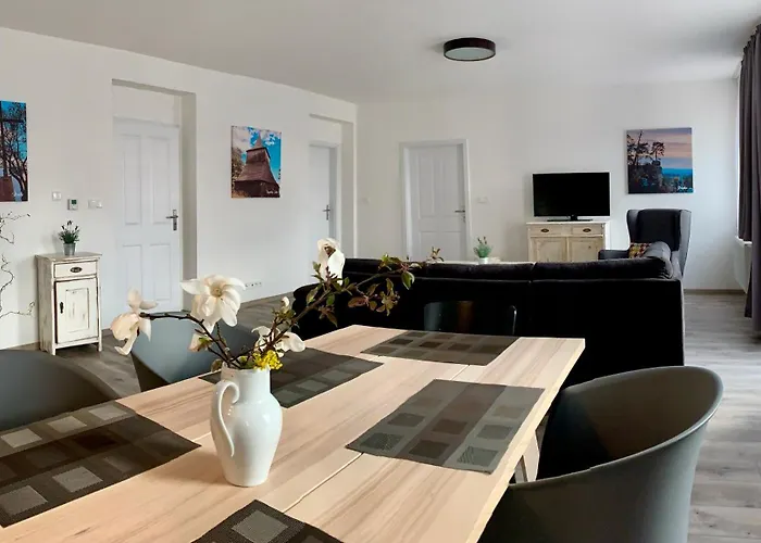 Aparthotel Holin U Prachovskych Skal 4*