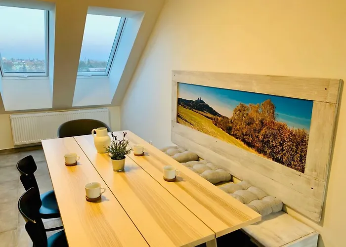 Aparthotel Holin U Prachovskych Skal 4*