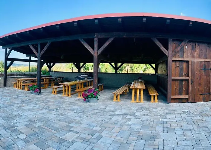 Aparthotel Holin U Prachovskych Skal 4*